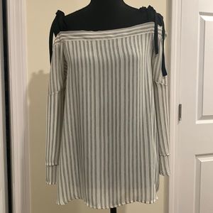 Off the shoulder loft blouse. White with black stripes black